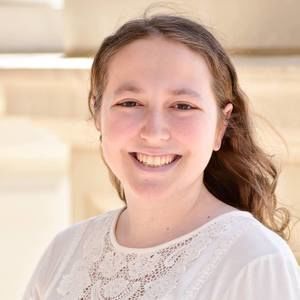 Meet your Posher, Abby